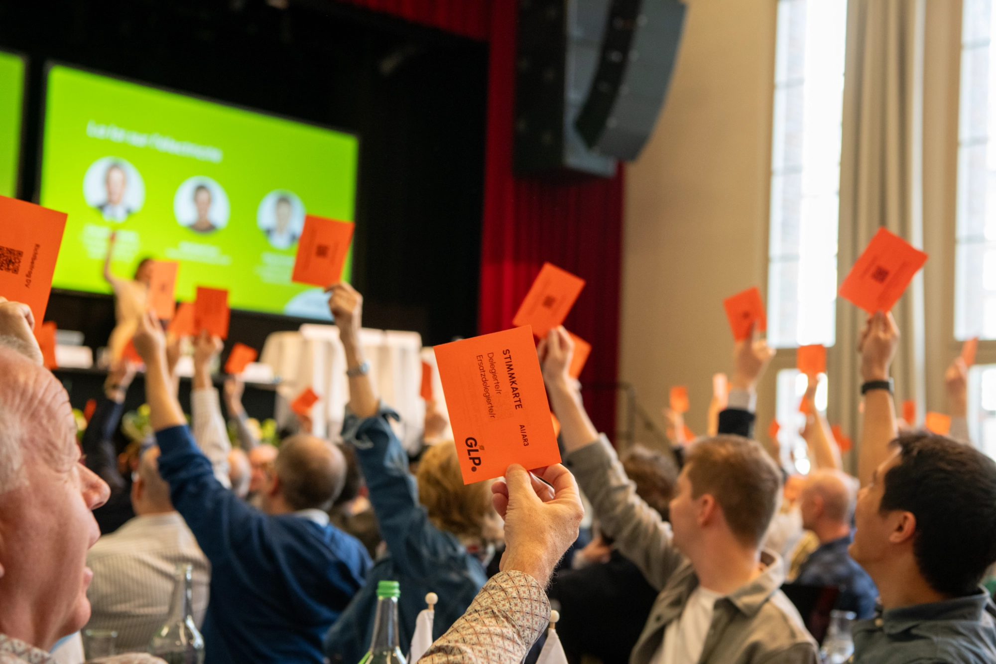 Mitglieder Versammlung Abstimmung Hand Hände